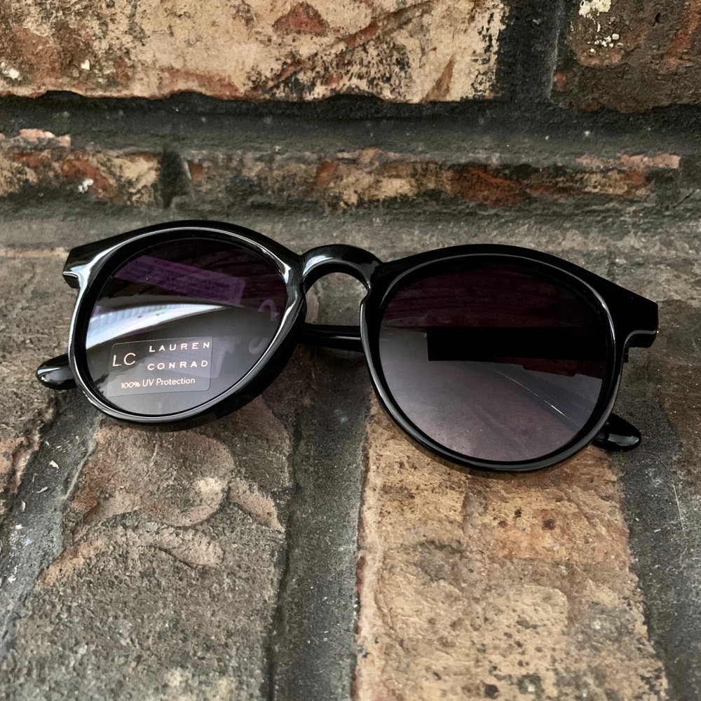 🕶 LC LAUREN CONRAD SHADES 🕶